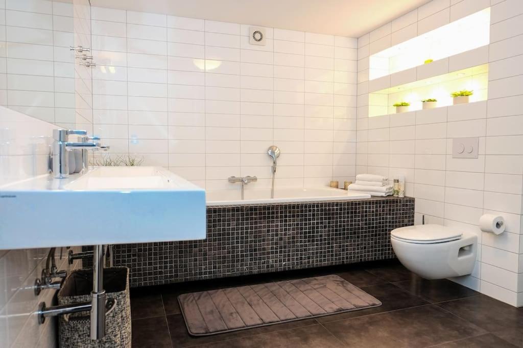 #Stayhere - Spacious Luxury Town Hall 3Bdr Apartment วิลนีอุส ภายนอก รูปภาพ
