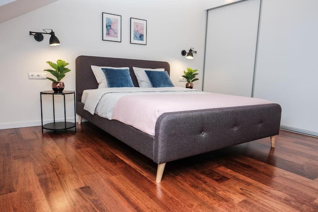 #Stayhere - Spacious Luxury Town Hall 3Bdr Apartment วิลนีอุส ภายนอก รูปภาพ