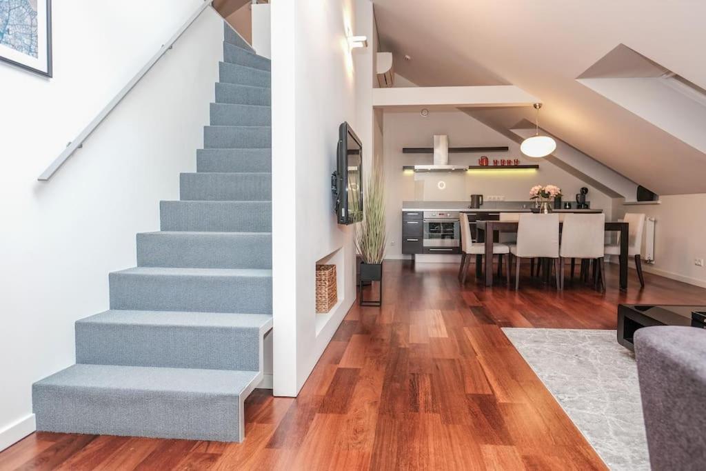 #Stayhere - Spacious Luxury Town Hall 3Bdr Apartment วิลนีอุส ภายนอก รูปภาพ